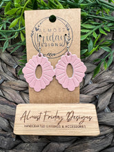 Load image into Gallery viewer, Genuine Leather Earrings - Diamond - Scallop - Dusty Pink - Mauve - Embossed - Statement Earrings - Leather