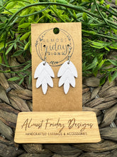 Load image into Gallery viewer, Genuine Leather Earrings - Falling Leaf - Lilac - Embossed - Statement Earrings - Purple - Leather