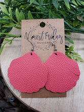 Load image into Gallery viewer, Genuine Leather Earrings - Seashell - Shell Earrings - Coral - Statement Earrings - Fringe - Summer Earrings