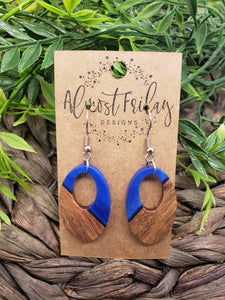 Wood Earrings - Oval - Resin - Statement Earrings - Blue - Indigo - Pearlescent - Walnut
