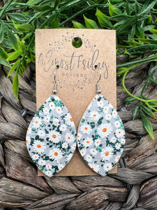 Genuine Leather Earrings - Leaf Cut - Daisies - Floral - Yellow - Green - Flowers - White - Summer Earrings - Statement Earrings - Spring - Flowers